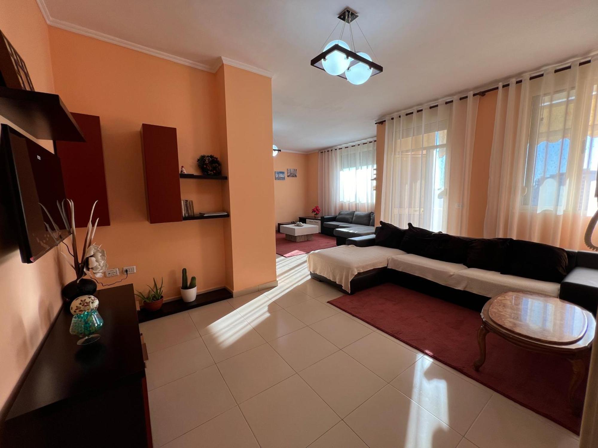 Elbasan Center Family Apartment N.42 Exterior photo